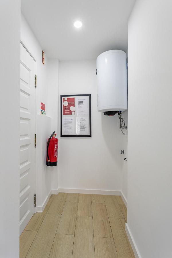 House Black & White Apartment Lisboa Ngoại thất bức ảnh